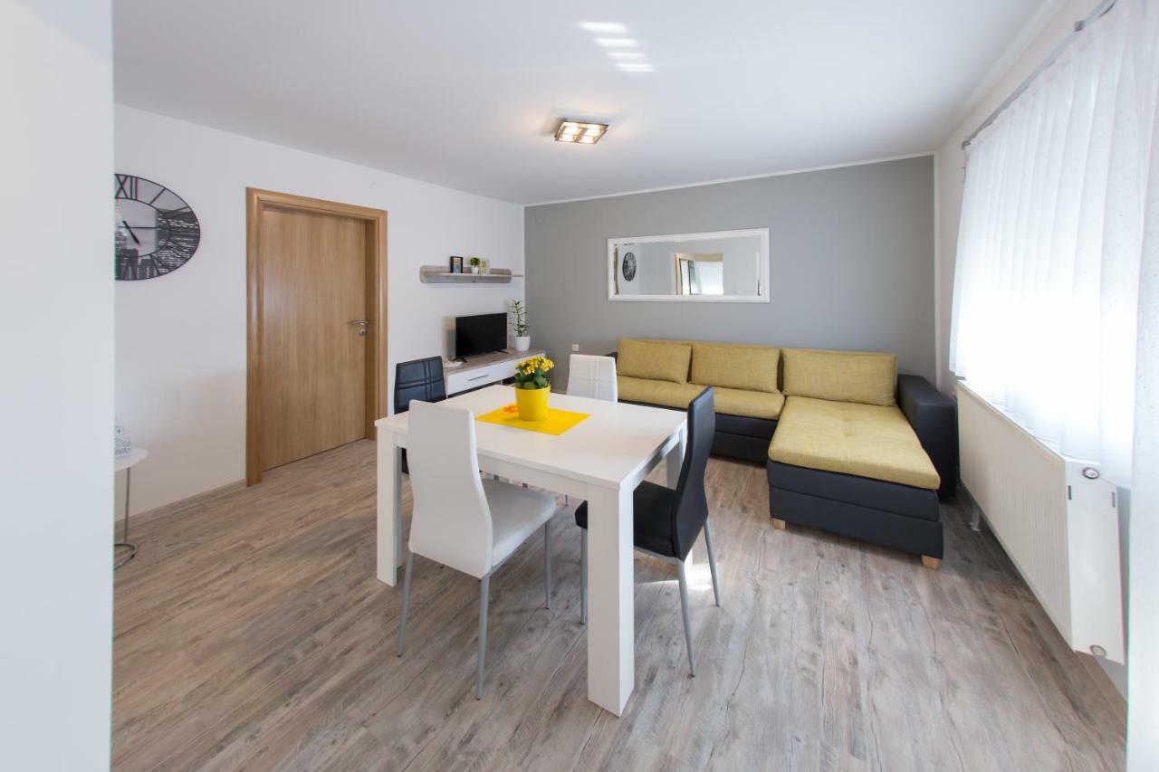 Apartment Travel *