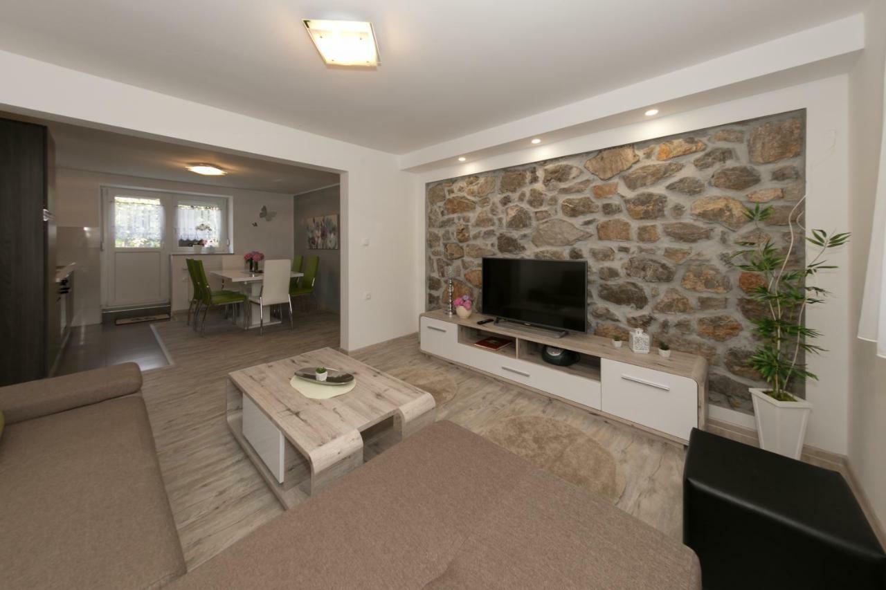Apartment Travel